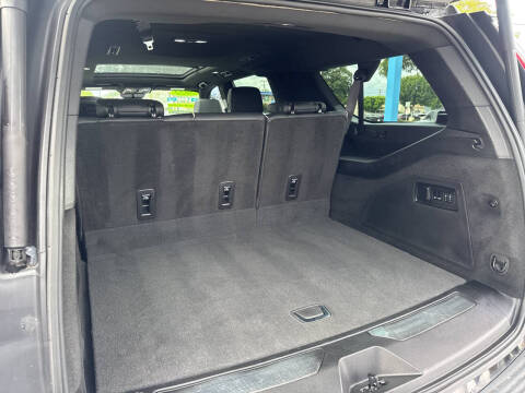 2022 Cadillac Escalade ESV Premium Luxury