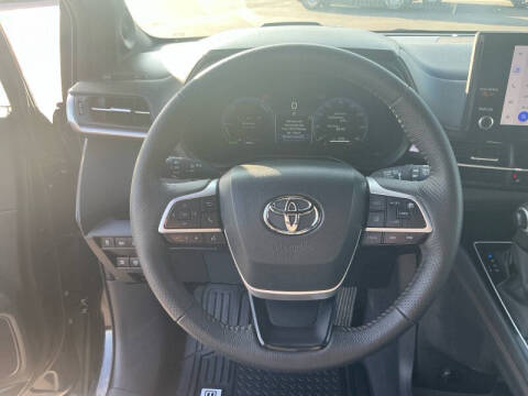 2025 Toyota Sienna Platinum 7-Passenger