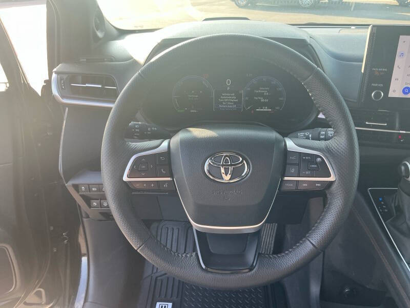 2025 Toyota Sienna Platinum 7-Passenger