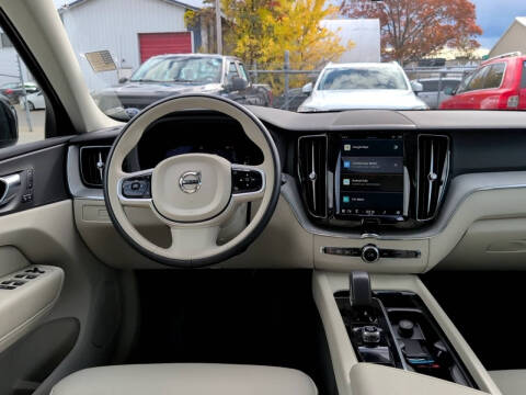 2025 Volvo XC60 T8 Plus Dark Theme
