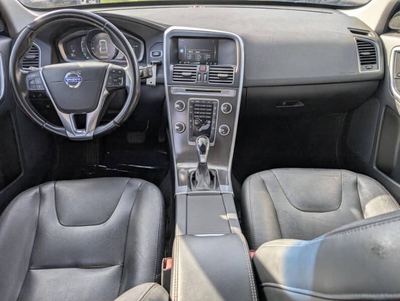 2016 Volvo XC60 T5 Premier