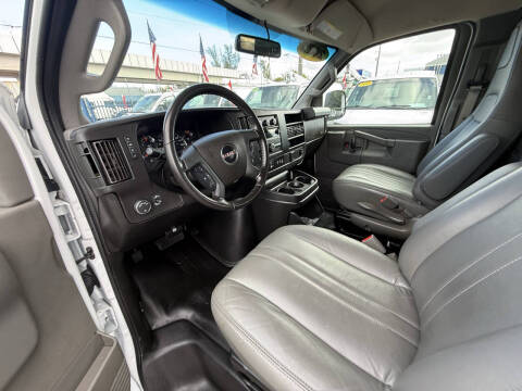 2022 GMC Savana 2500