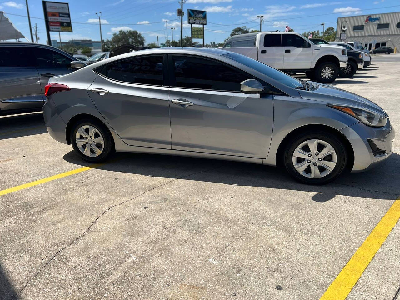 2016 Hyundai ELANTRA for sale at SUR Colombiano LLC in Kissimmee, FL