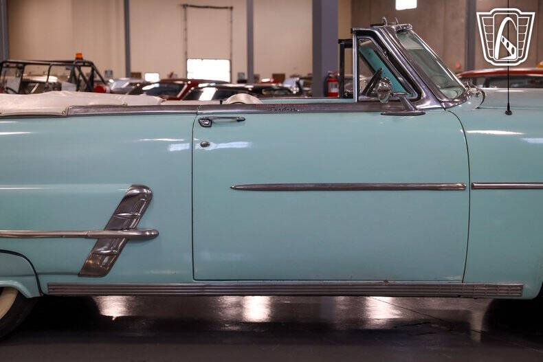 1953 Ford Crestline
