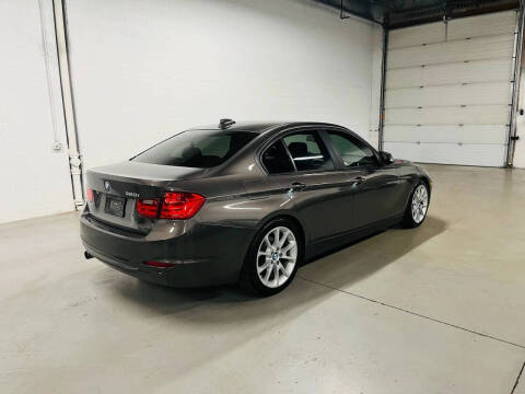 2013 BMW 3 Series 320i