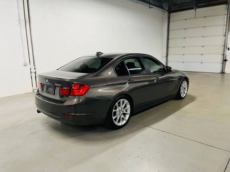 2013 BMW 3 Series 320i
