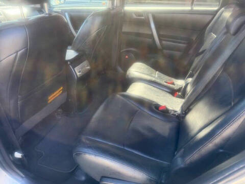 2012 Toyota Highlander SE