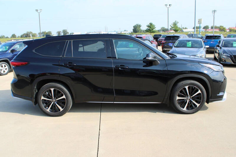 2022 Toyota Highlander XSE