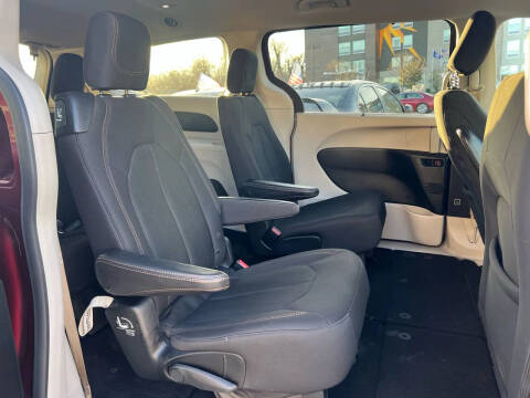 2018 Chrysler Pacifica Touring Plus