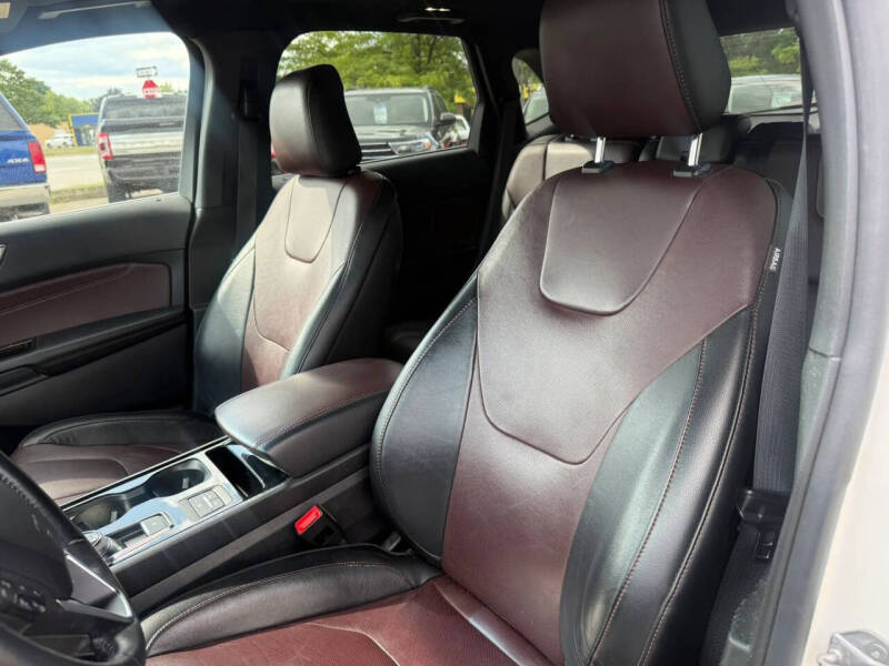 2020 Ford Edge Titanium