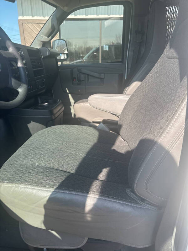 2023 GMC Savana 2500