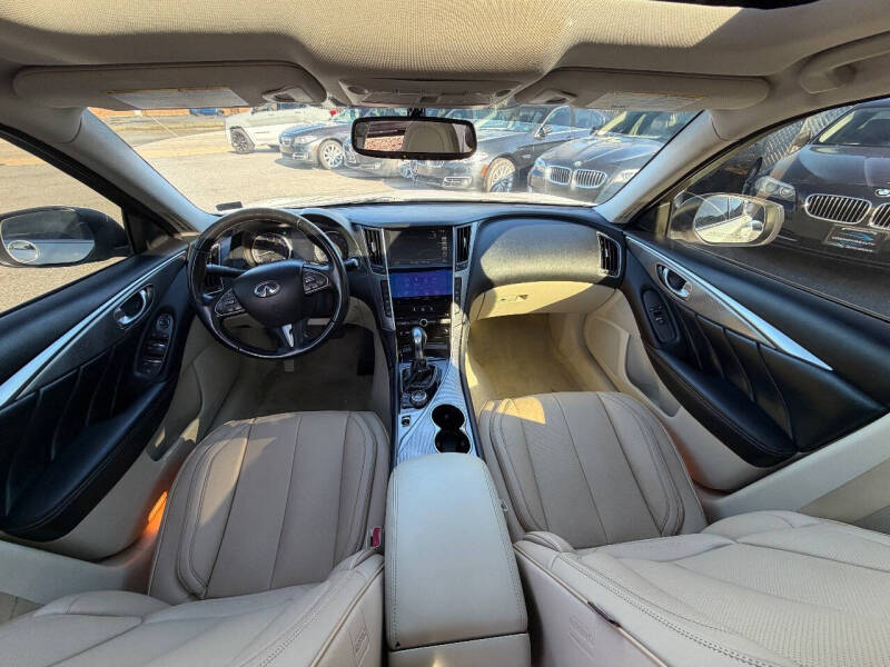 2015 Infiniti Q50 Premium