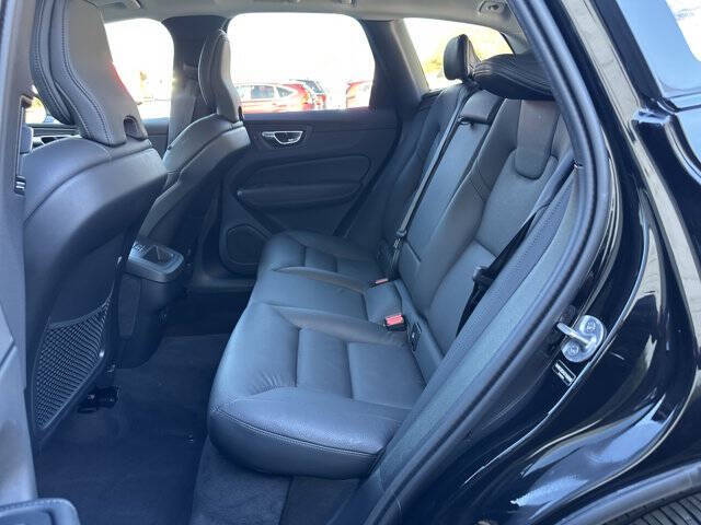 2025 Volvo XC60 B5 Plus Dark Theme