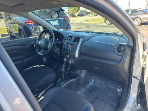 2012 Nissan Versa 1.6 SV