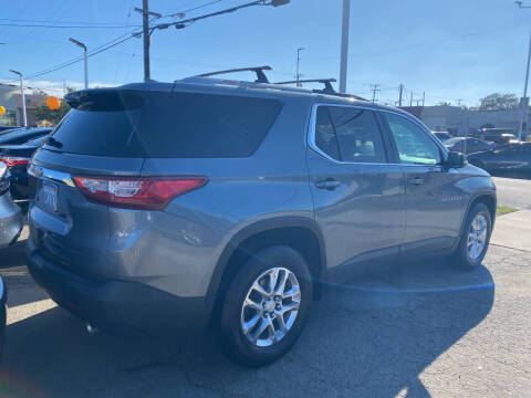 2018 Chevrolet Traverse LT Cloth