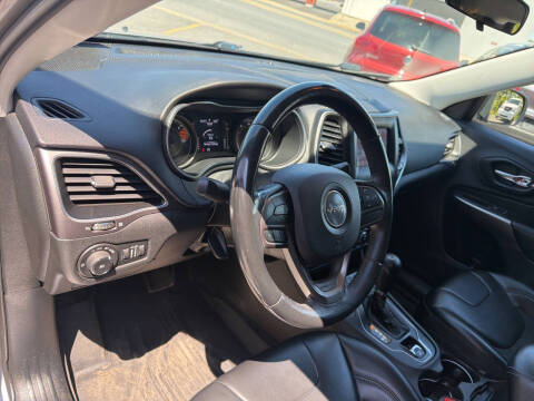 2019 Jeep Cherokee Latitude Plus