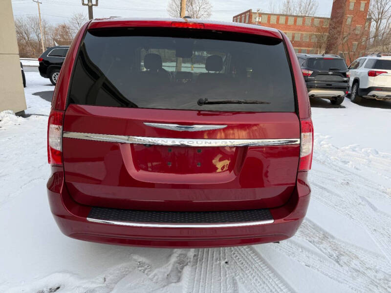 2016 Chrysler Town and Country Touring