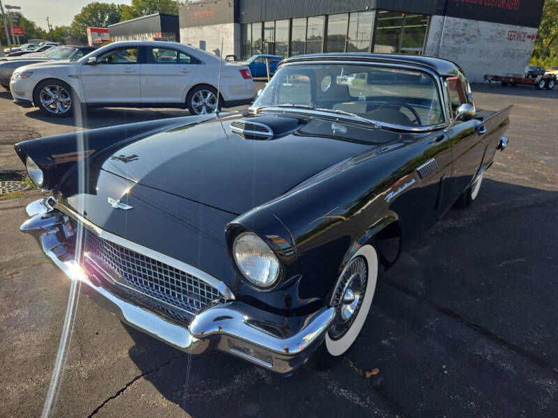 1957 Ford Thunderbird