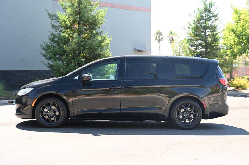 2018 Chrysler Pacifica Touring Plus