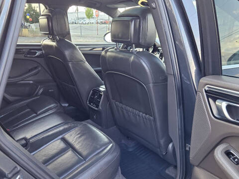 2018 Porsche Macan S