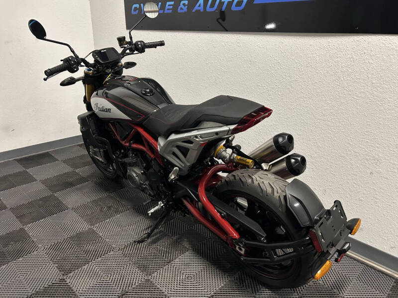 2022 Indian FTR CARBON