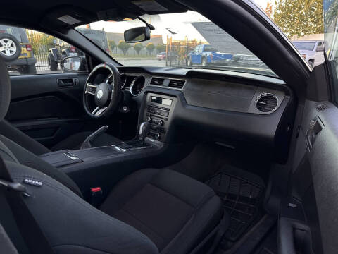 2014 Ford Mustang V6