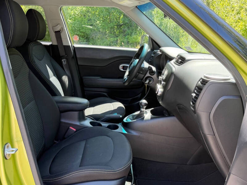 2016 Kia Soul +