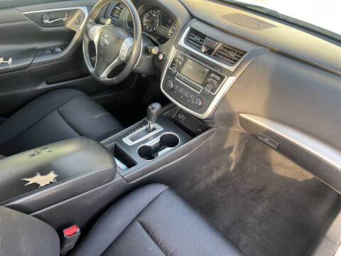 2016 Nissan Altima 2.5 SR