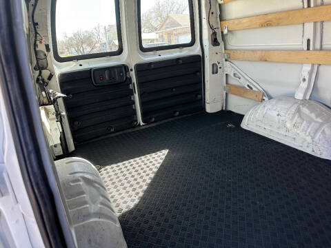 2022 GMC Savana 2500