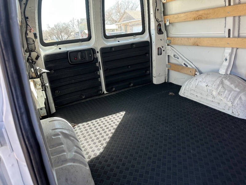 2022 GMC Savana 2500