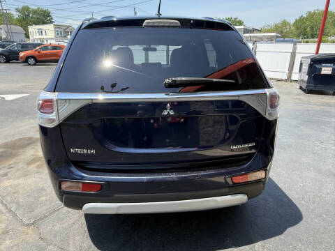 2015 Mitsubishi Outlander SE