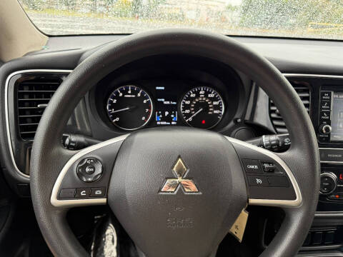2019 Mitsubishi Outlander ES