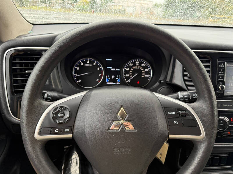 2019 Mitsubishi Outlander ES