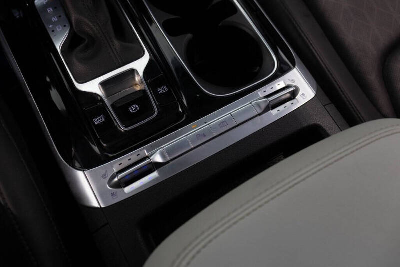 2024 Kia Carnival SX