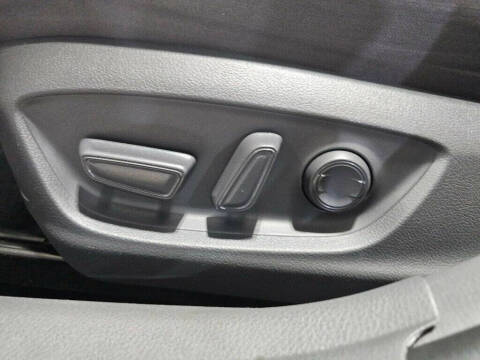 2020 Toyota Camry Hybrid LE