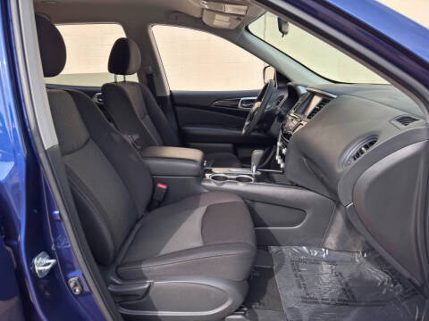 2020 Nissan Pathfinder S