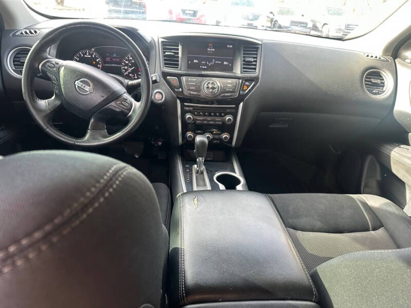 2019 Nissan Pathfinder S