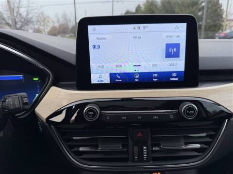 2021 Ford Escape Hybrid Titanium