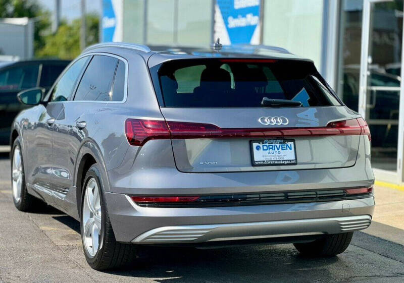 2019 Audi e-tron quattro Prestige