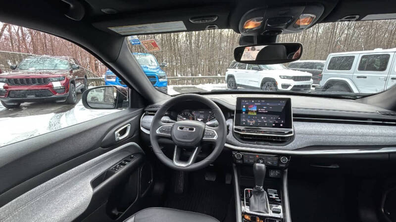 2023 Jeep Compass Latitude Lux