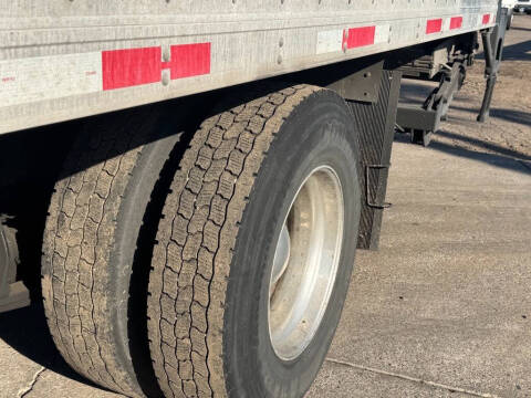 2016 Freightliner M2 26' Box Truck