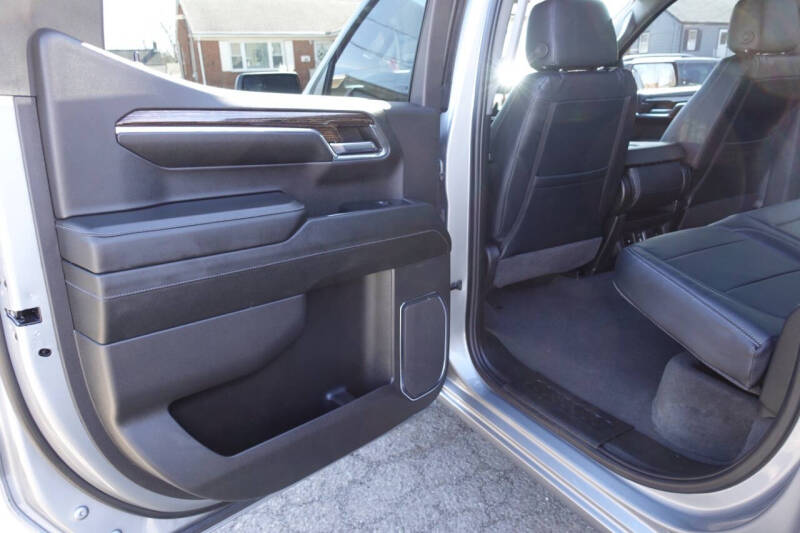 2024 GMC Sierra 1500 Elevation Standard
