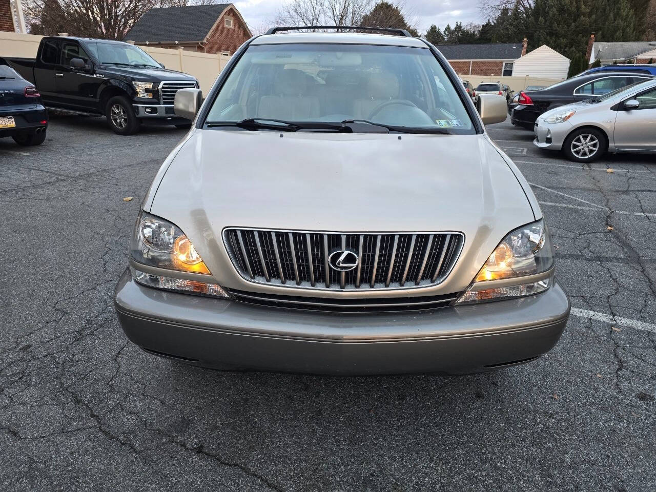 2000 Lexus RX 300 for sale at QUEENSGATE AUTO SALES in York, PA