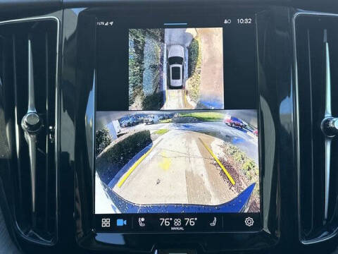 2025 Volvo XC60 B5 Plus Dark Theme