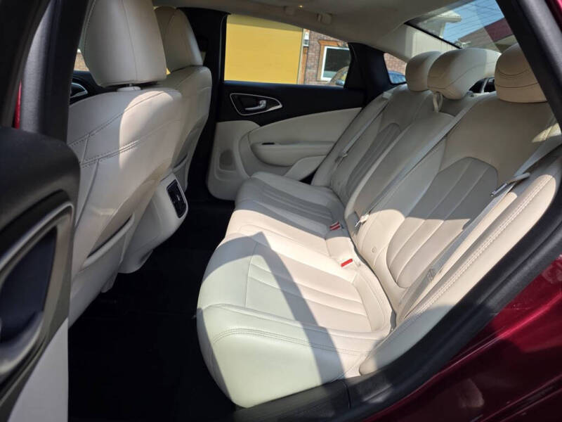2016 Chrysler 200 C