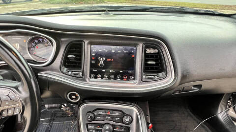 2018 Dodge Challenger SXT Plus