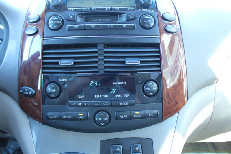 2004 Toyota Sienna XLE Limited 7 Passenger