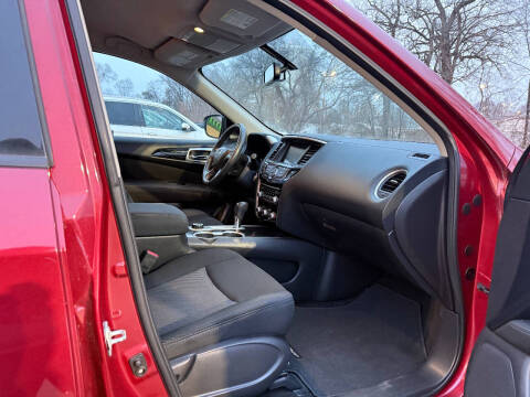 2017 Nissan Pathfinder SV