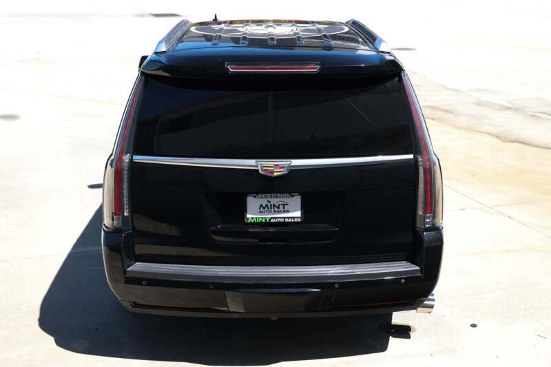 2016 Cadillac Escalade Platinum