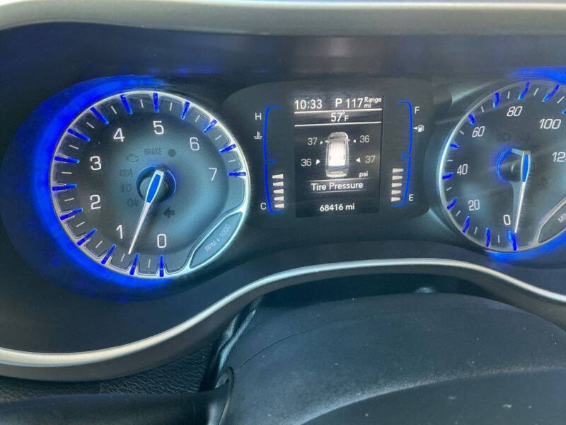 2022 Chrysler Voyager LX